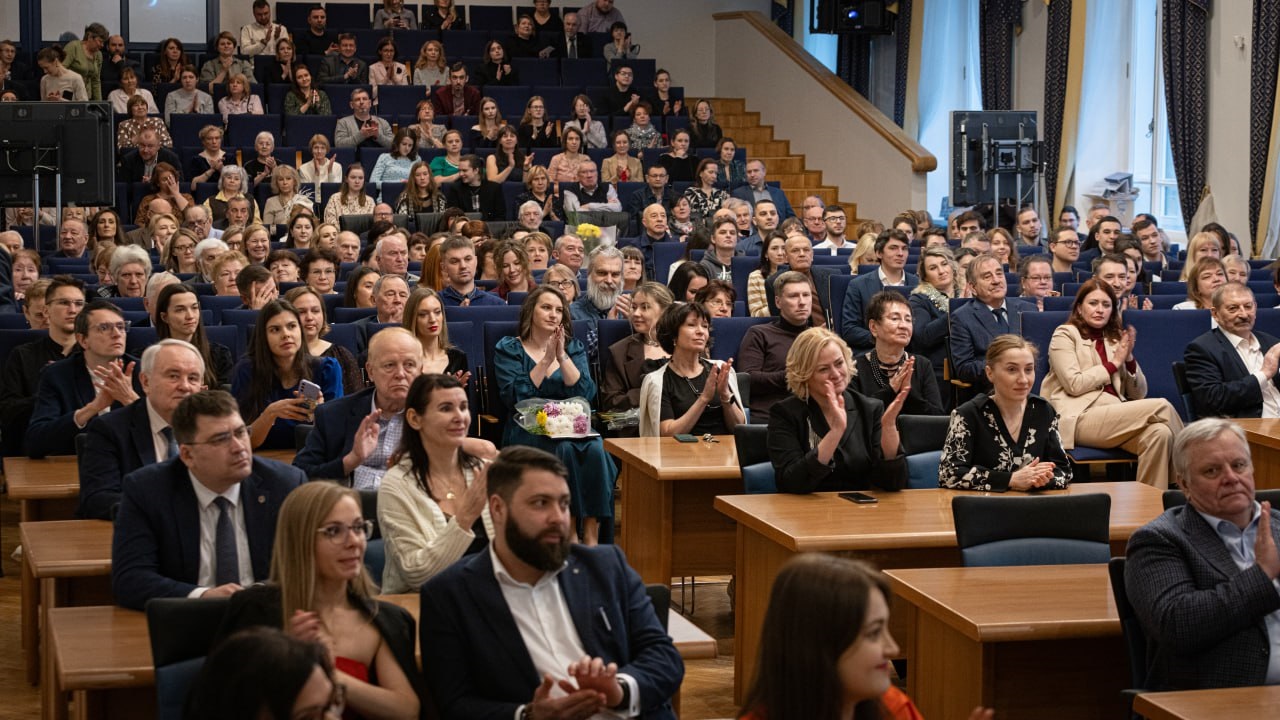 В Институте Карпинского подвели итоги 2024 года на торжественном заседании Ученого совета