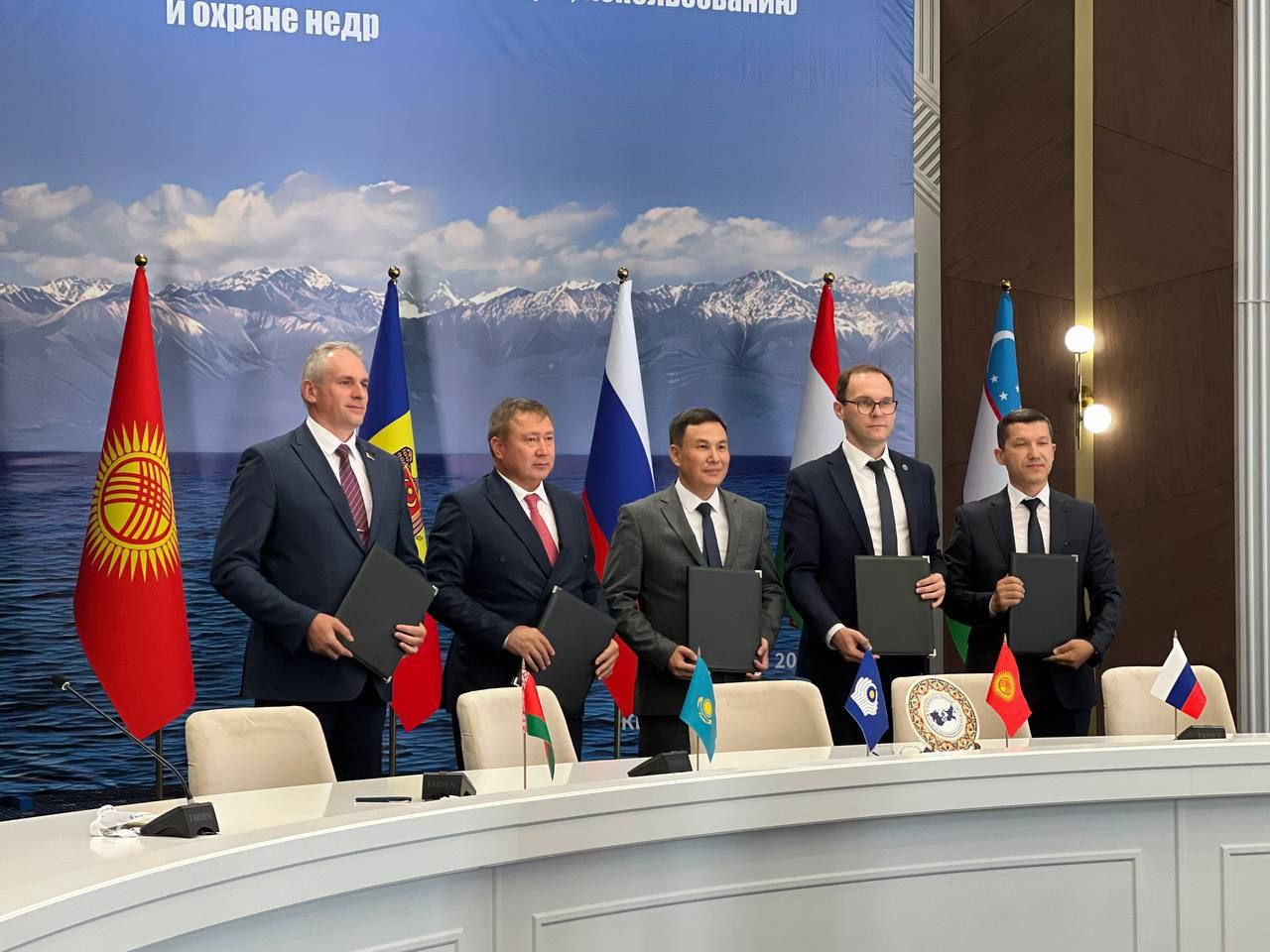 The Karpinsky Institute, as part of the Russian delegation, took part in the 27th Session of the Intergovernmental Council on Exploration, Use and Protection of Mineral Resources in Cholpon-Ata, Kyrgyz Republic.